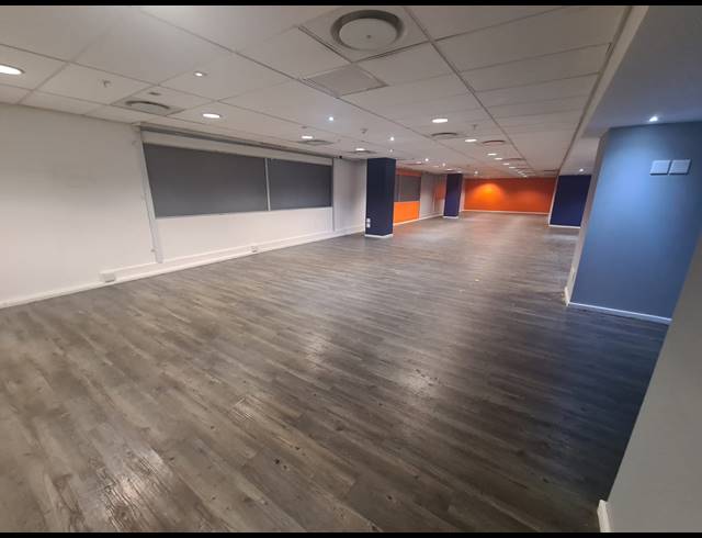 222.80M² OFFICE TO LET IN CLAREMONT